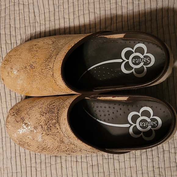 Clogs - Picture 2 of 8